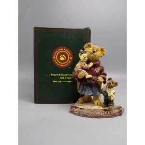 Boyds Bears and Friends Mother Macbeary with Krista and Cody‎ Figurine